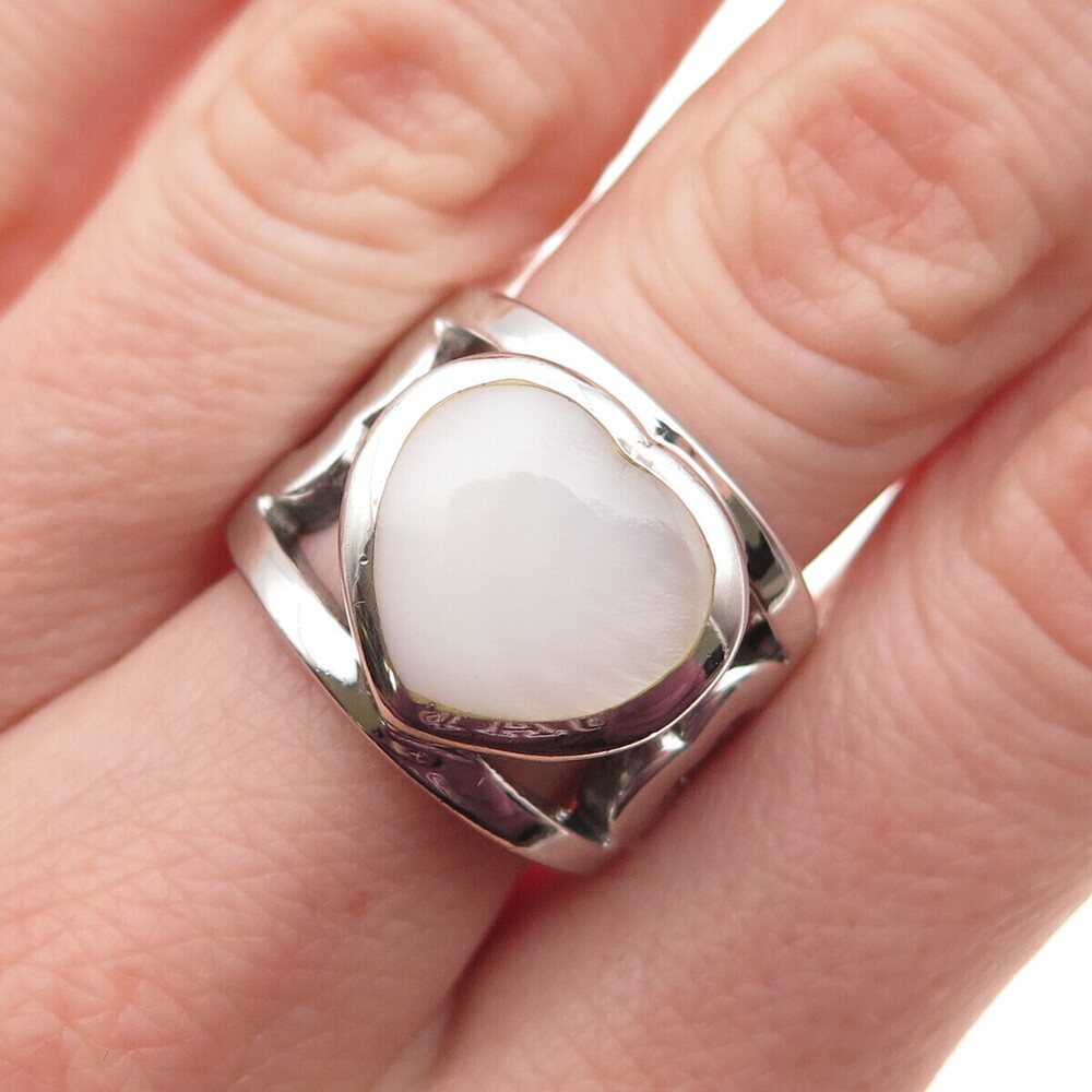 925 Sterling Silver Vintage Real MOP Heart Ring Size 7
